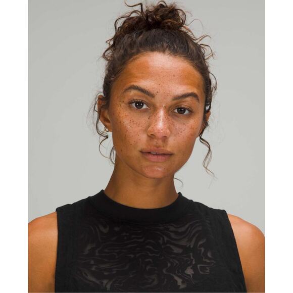 Lululemon All Yours Crop Tank Top Veil Black Size 6 - Picture 3 of 11